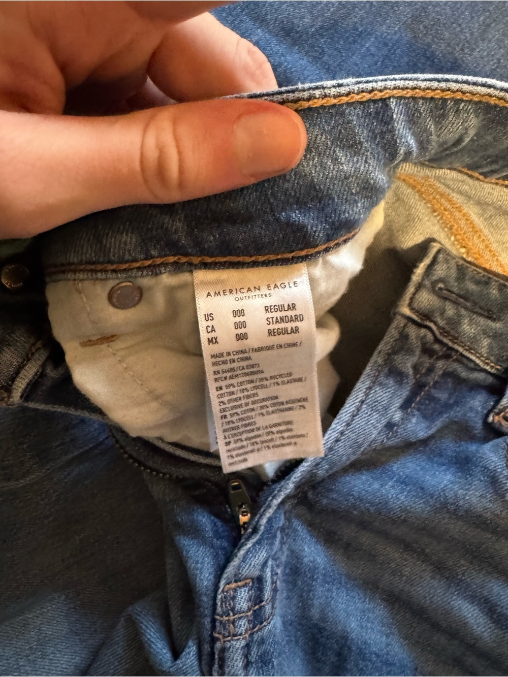 American Eagle Super High-Rise Baggy Wide Leg Distressed Jeans - Picture 4 of 5